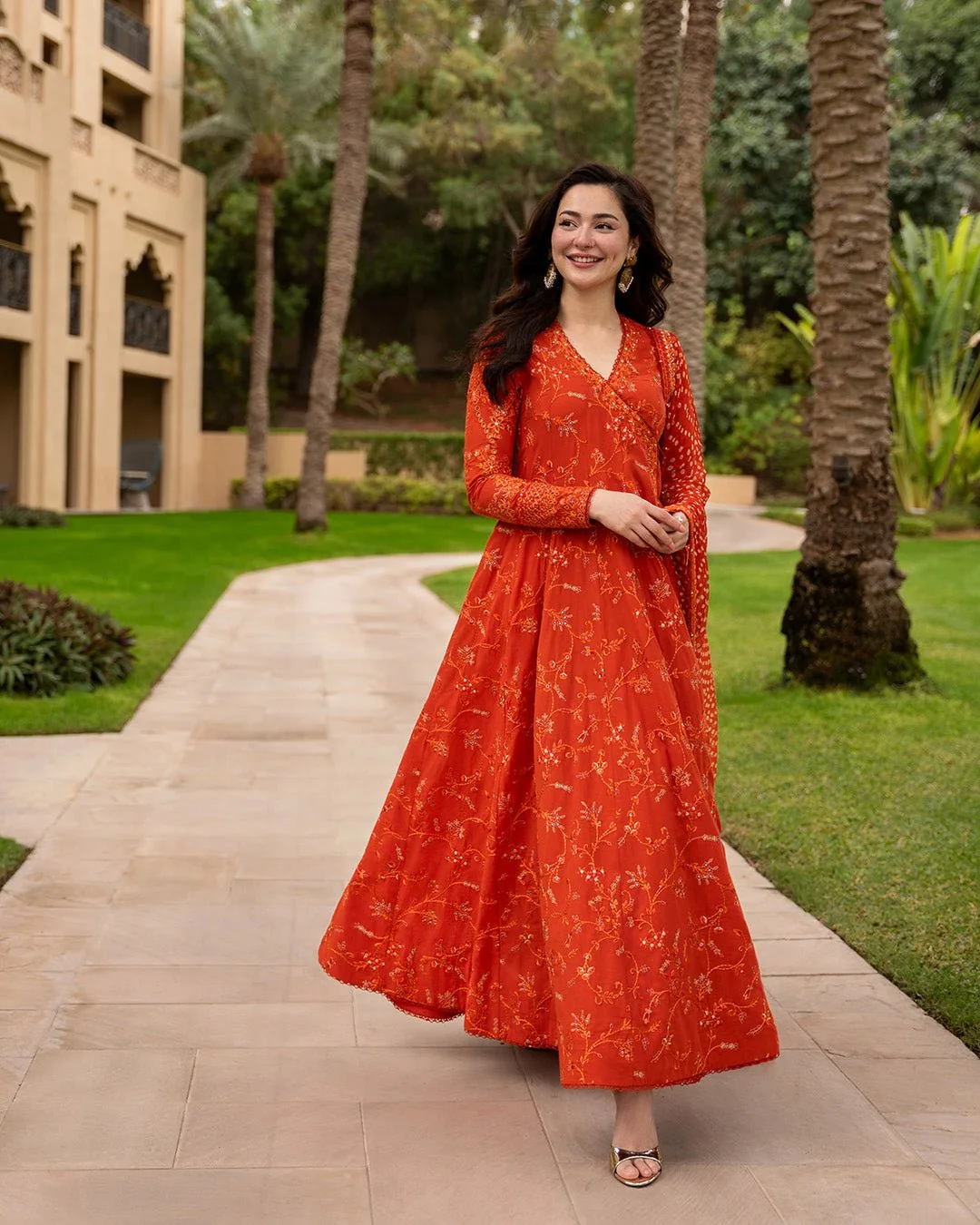 Faiza Saqlain - Denisa — full outfit view